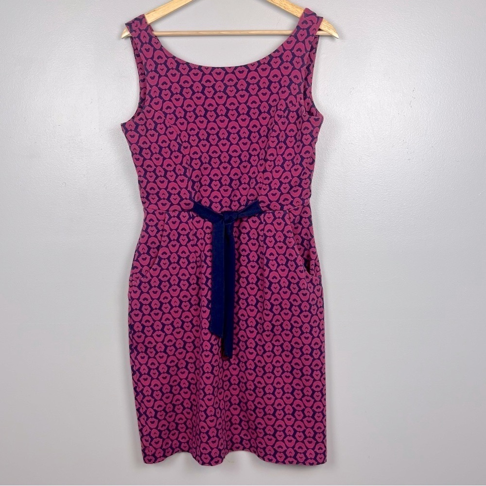 Lilly Pulitzer Evie style in Don’t Give Me Lip print sleeveless dress, medium.